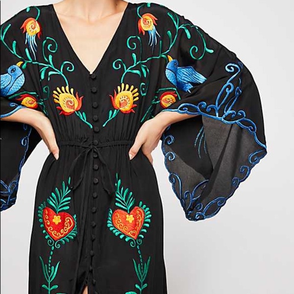 STUNNING cotton embroidered dress - Picture 5 of 11